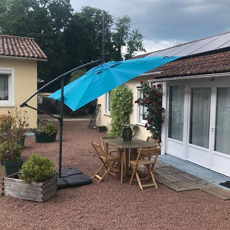 Charmante Maisonnette 2 Personnes Avec Wifi Surgères Екстериор снимка
