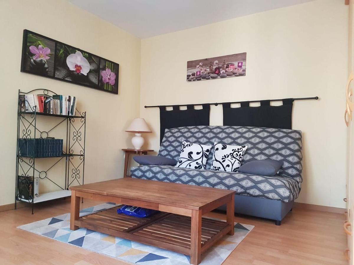 Charmante Maisonnette 2 Personnes Avec Wifi Surgères Екстериор снимка