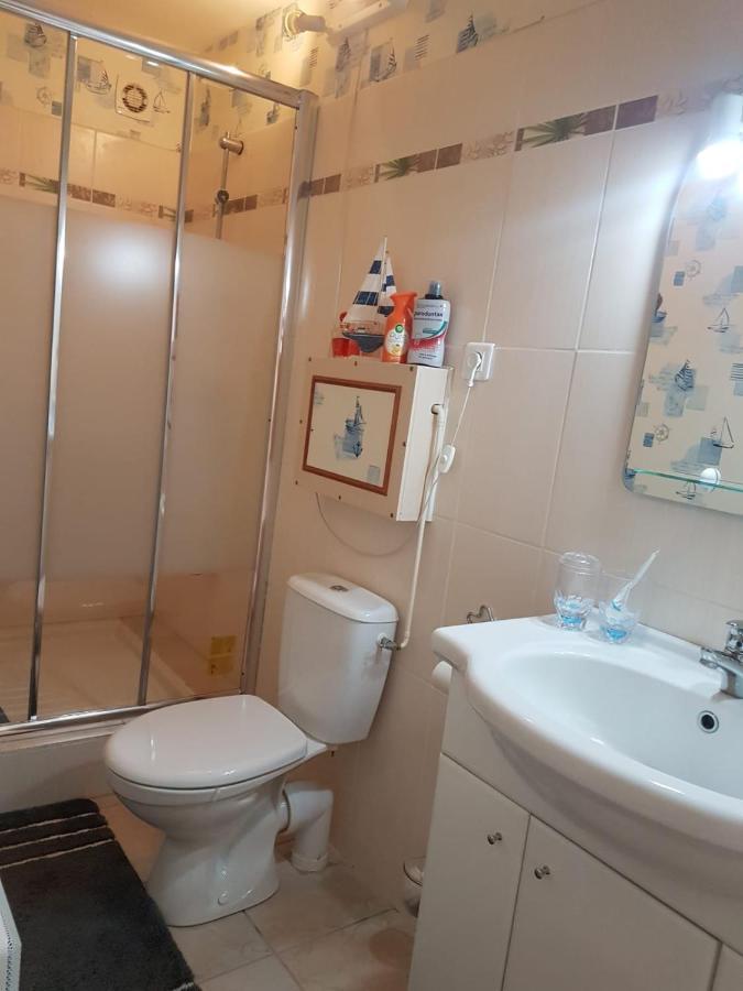 Charmante Maisonnette 2 Personnes Avec Wifi Surgères Екстериор снимка