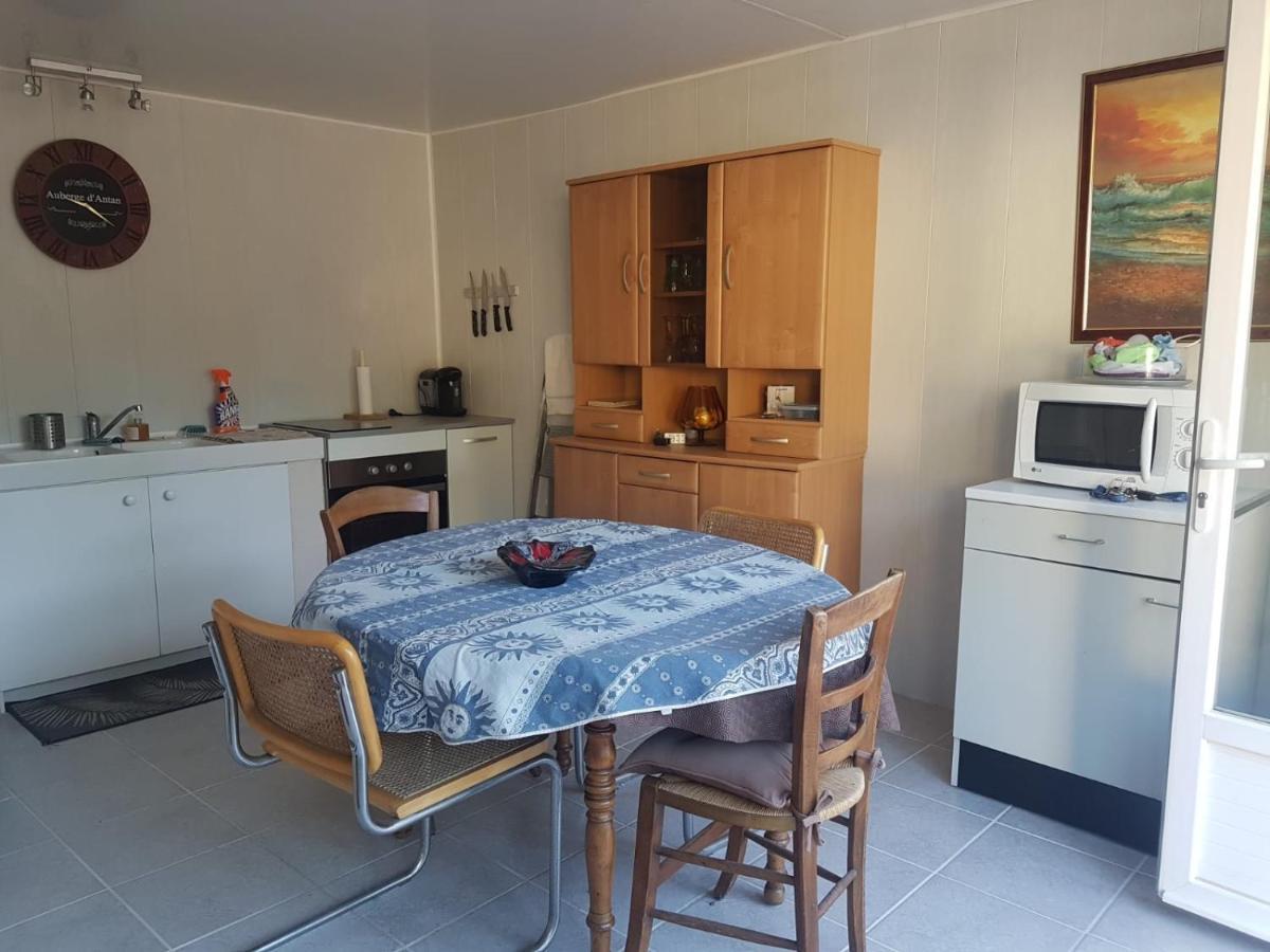Charmante Maisonnette 2 Personnes Avec Wifi Surgères Екстериор снимка