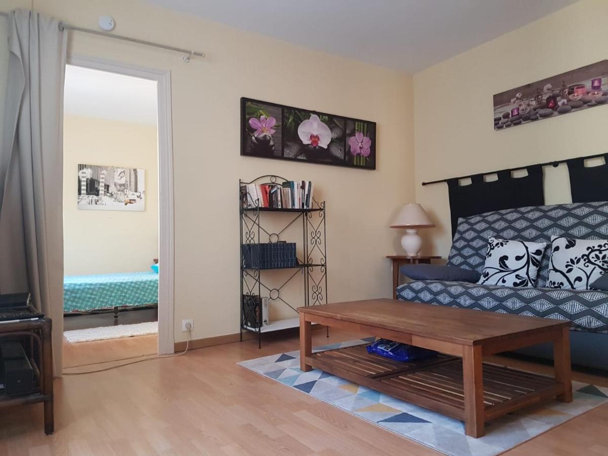 Charmante Maisonnette 2 Personnes Avec Wifi Surgères Екстериор снимка